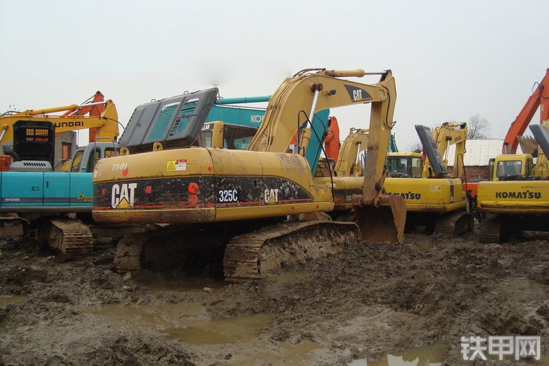 卡特彼勒325C挖掘机整机外观