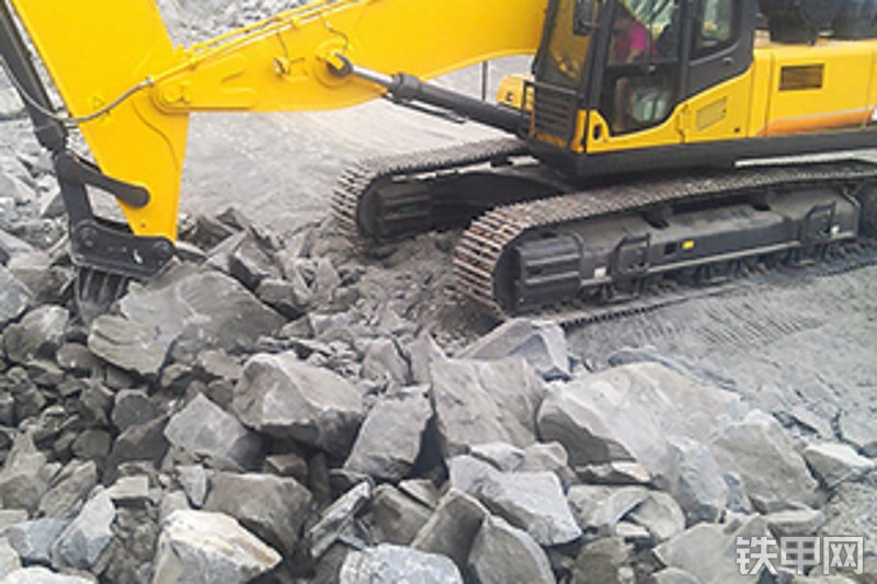 卡特重工CT560K挖掘机局部