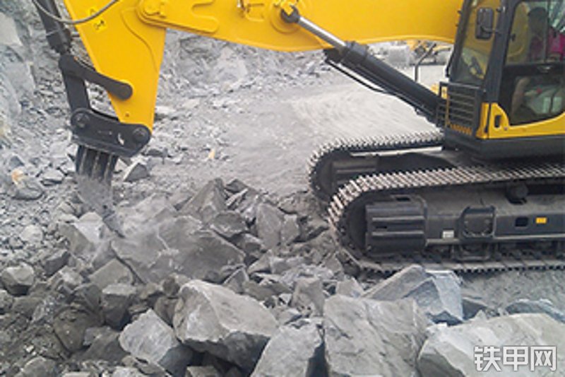 卡特重工CT560K挖掘机局部