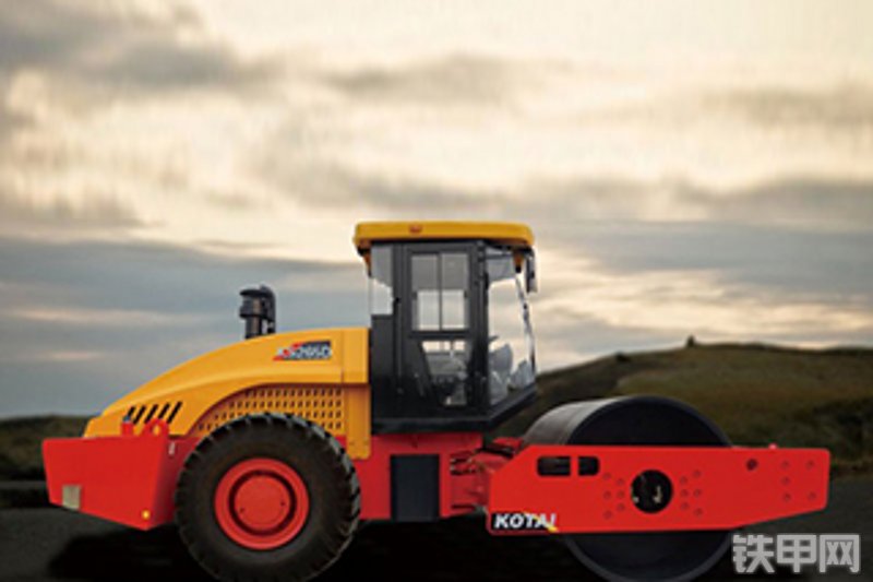 科泰重工KS265D压路机整机外观