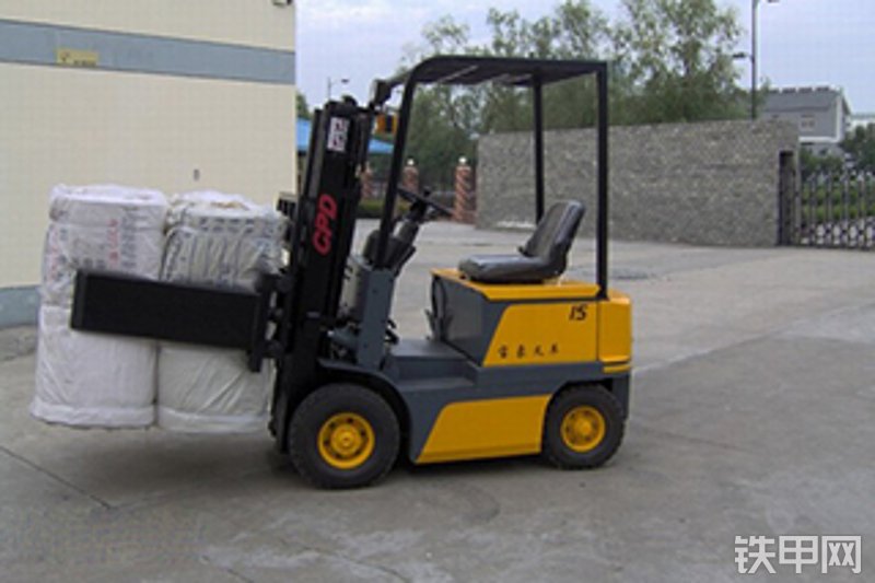 宝象CPD10A叉车整机外观