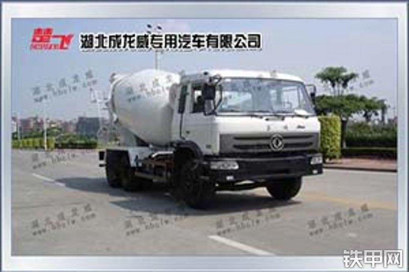 成龙威EQ1252GSJ3搅拌运输车整机外观