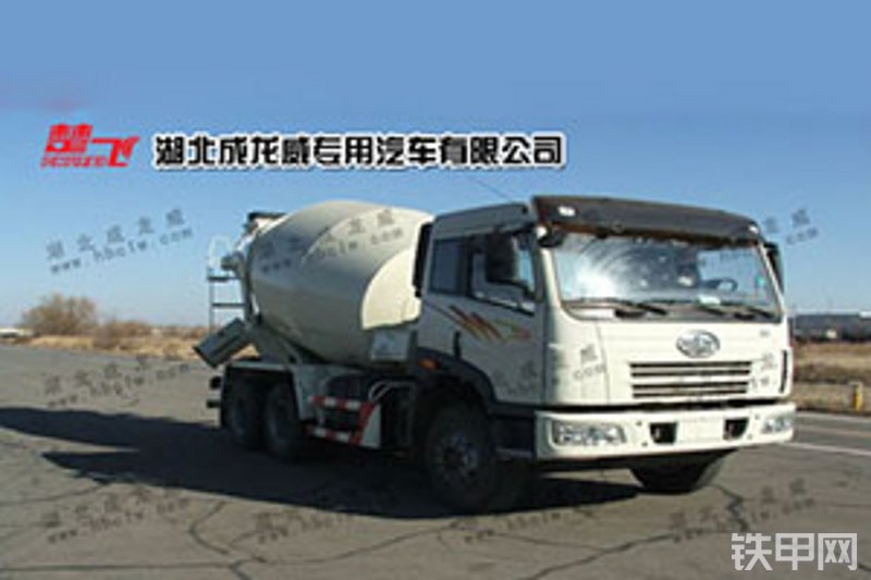 成龙威CA1252P2K2T1S2E搅拌运输车整机外观