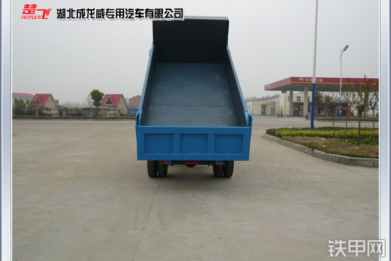 成龙威EQ3040S20DCAC非公路自卸车整机外观