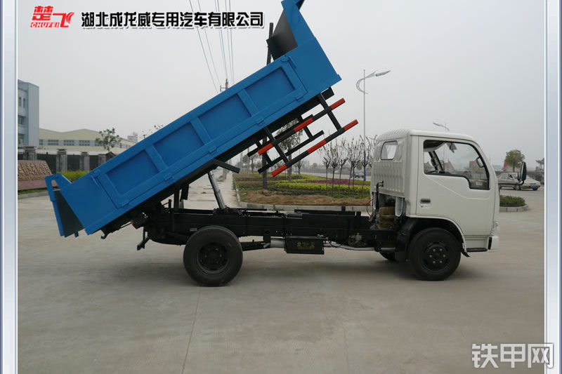 成龙威EQ3040S20DCAC非公路自卸车整机外观