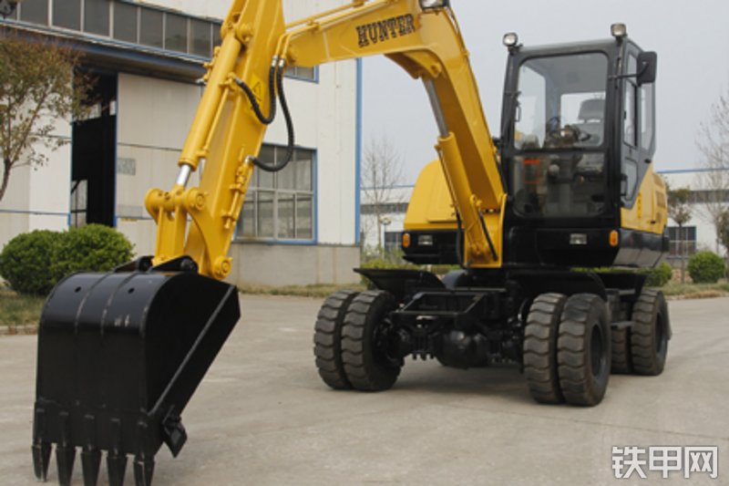 恒特重工HTL65-8挖掘机整机外观