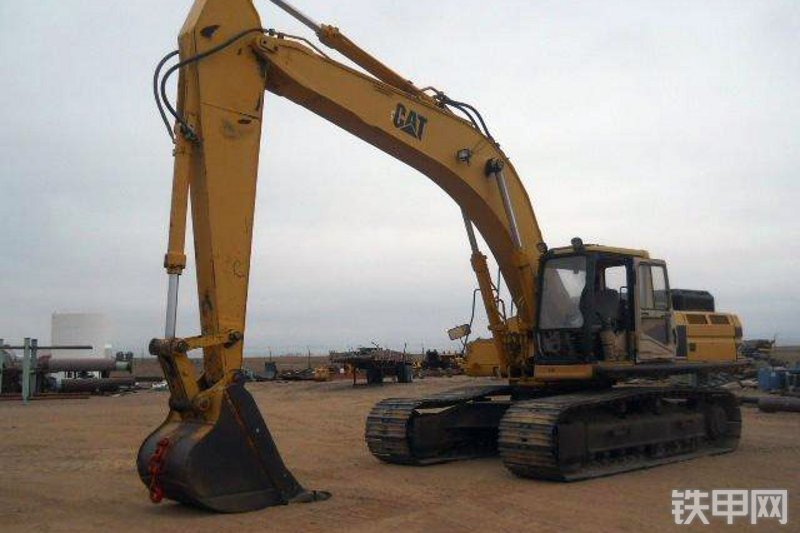 卡特彼勒330L挖掘机整机外观