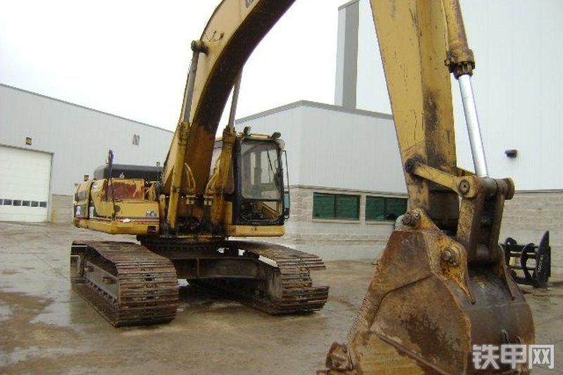 卡特彼勒330L挖掘机整机外观