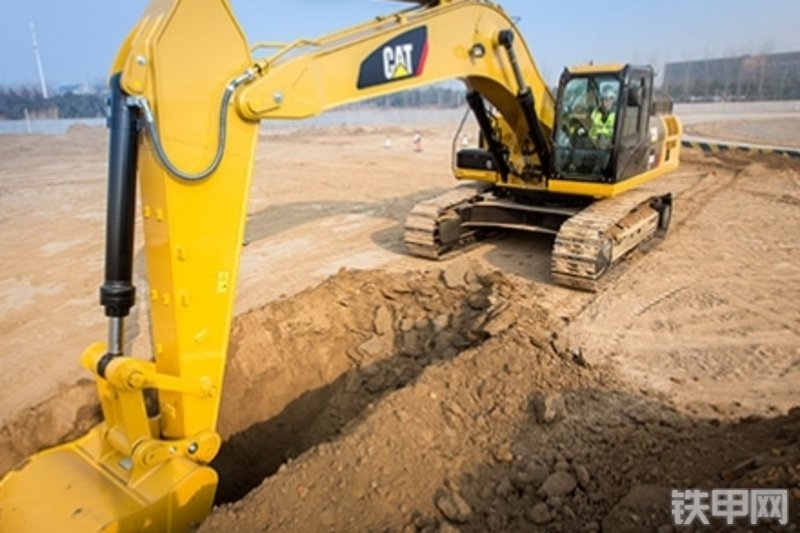 卡特彼勒340D2L挖掘机整机外观