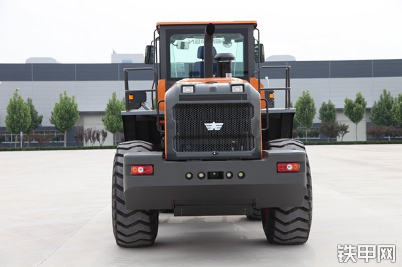 英轩重工YX657装载机整机外观