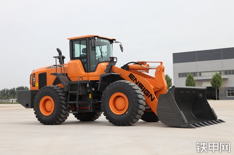 英轩重工YX657装载机整机外观