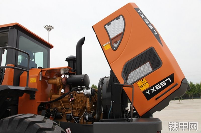 英轩重工YX657装载机局部