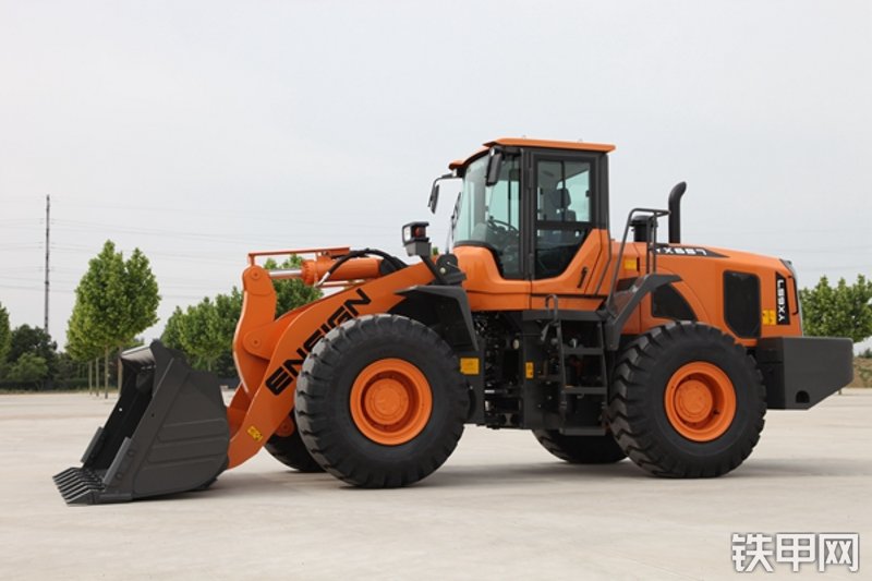 英轩重工YX657装载机整机外观