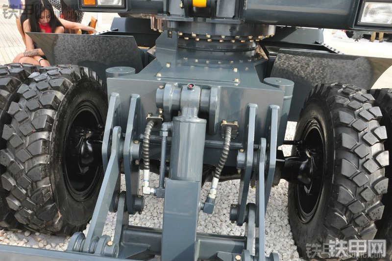 国机重工GEL90H挖掘机局部