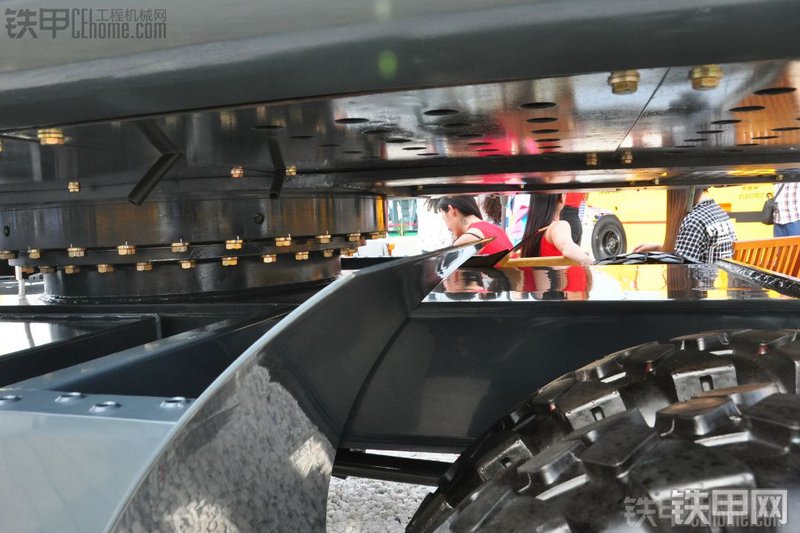 国机重工GEL90H挖掘机局部