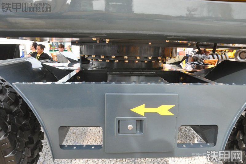 国机重工GEL90H挖掘机局部