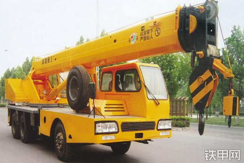 新源QY-16起重机整机外观