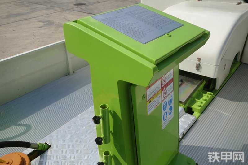 雷萨重机BJ5124THB绿车载泵局部