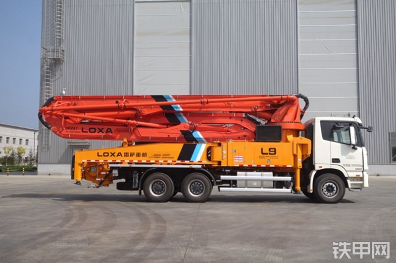 雷萨重机BJ5339THB6RZ47红黄泵车整机外观