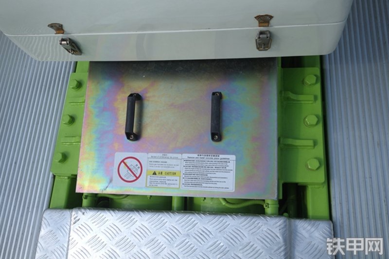 雷萨重机BJ5124THB绿车载泵局部