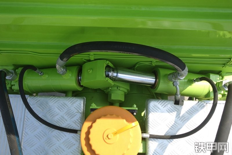 雷萨重机BJ5124THB绿车载泵局部