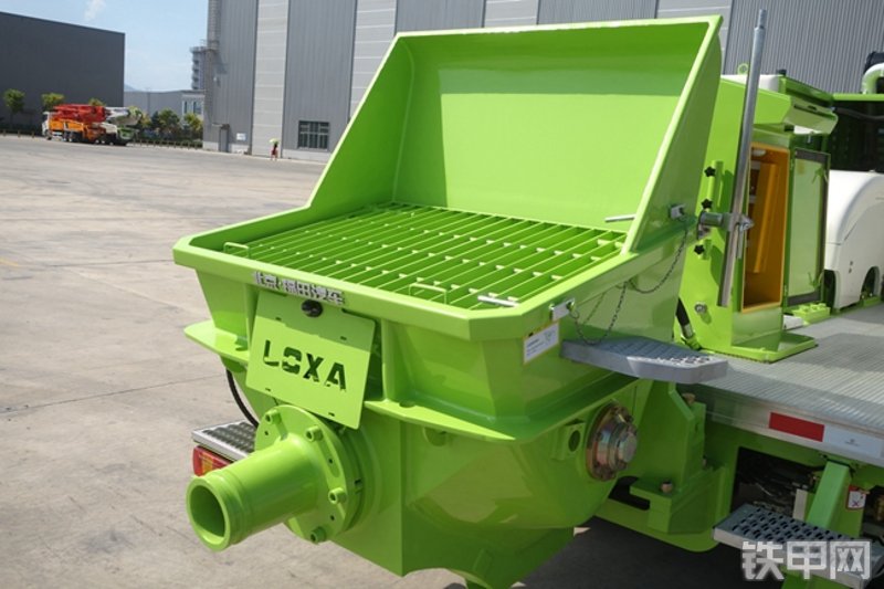 雷萨重机BJ5124THB绿车载泵局部