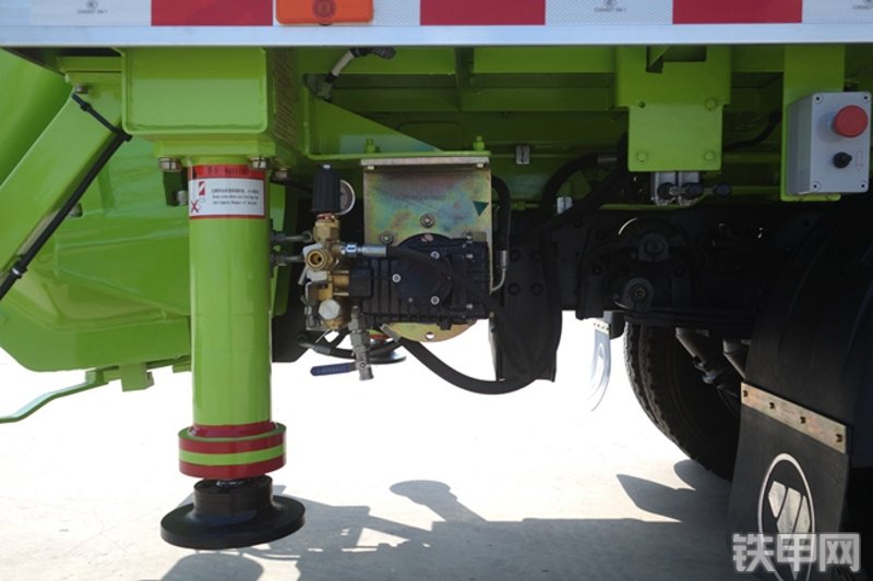 雷萨重机BJ5124THB绿车载泵局部