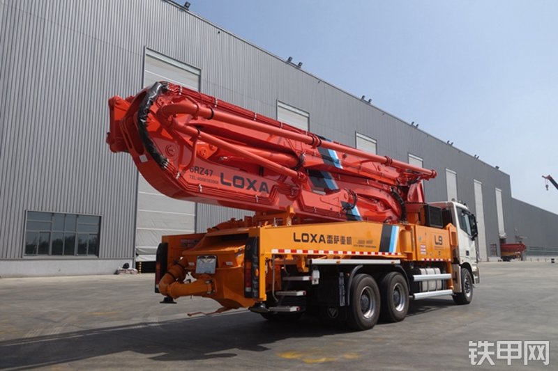 雷萨重机BJ5339THB6RZ47红黄泵车整机外观