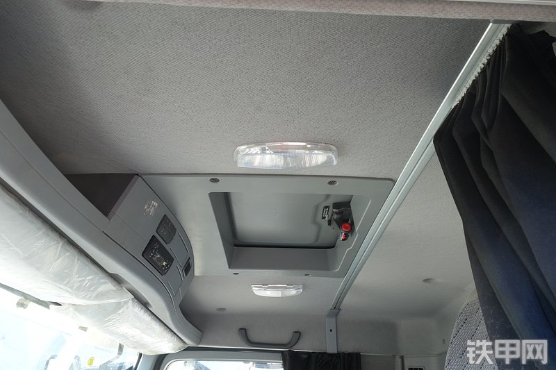 雷萨重机BJ5339THB6RZ47绿白泵车局部