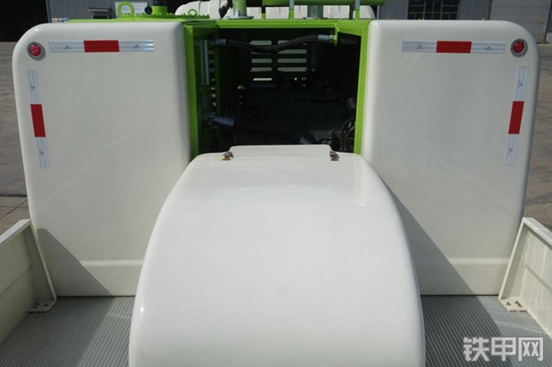 雷萨重机BJ5124THB绿车载泵局部