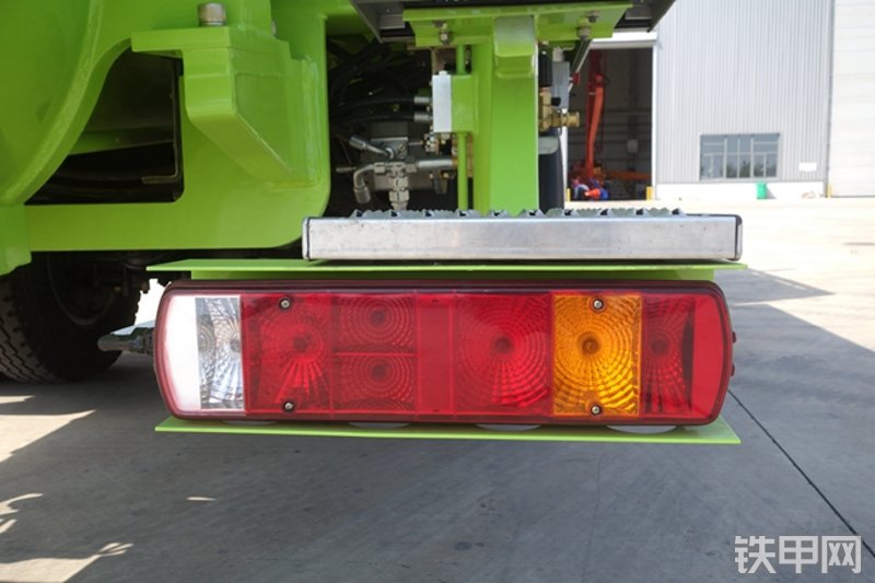 雷萨重机BJ5124THB绿车载泵局部