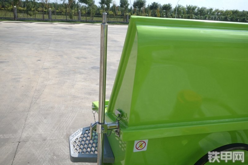 雷萨重机BJ5124THB绿车载泵局部