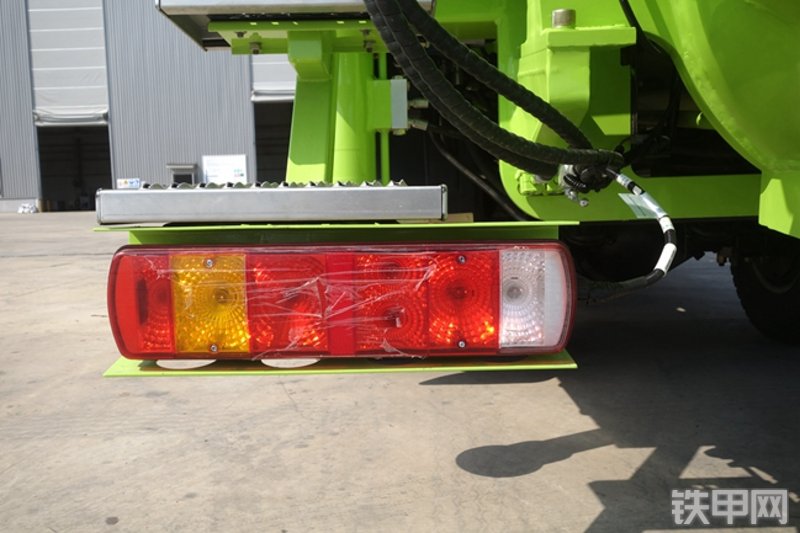 雷萨重机BJ5124THB绿车载泵局部