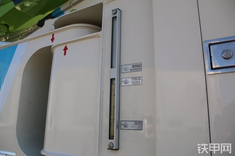 雷萨重机BJ5339THB6RZ47绿白泵车局部