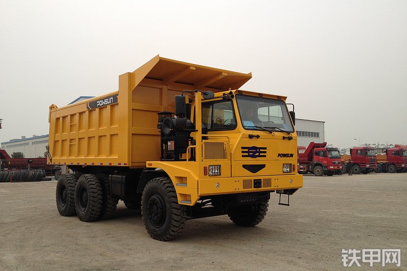 蓬翔PX75MT非公路自卸车整机外观