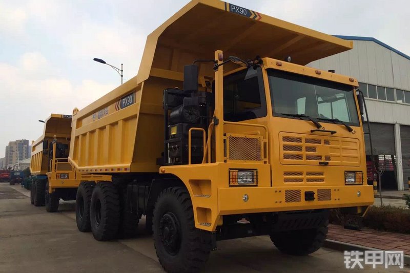 蓬翔PX90MT非公路自卸车整机外观
