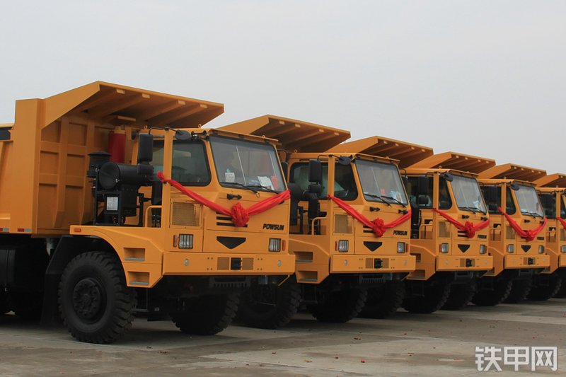 蓬翔PX65AT非公路自卸车整机外观