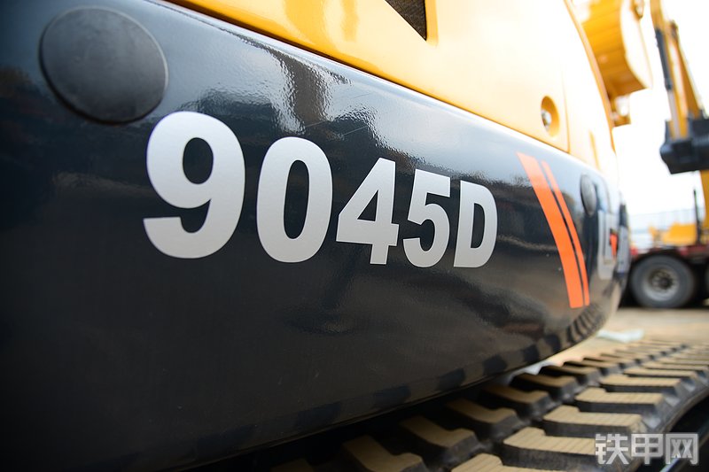 柳工CLG9045D挖掘机局部