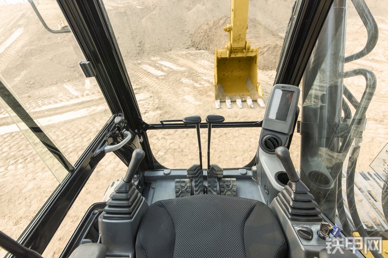 卡特彼勒336D2-GC液压挖掘机局部