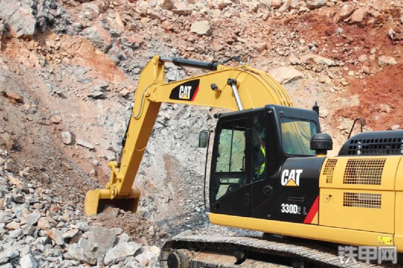 卡特彼勒330D2L液压挖掘机整机外观