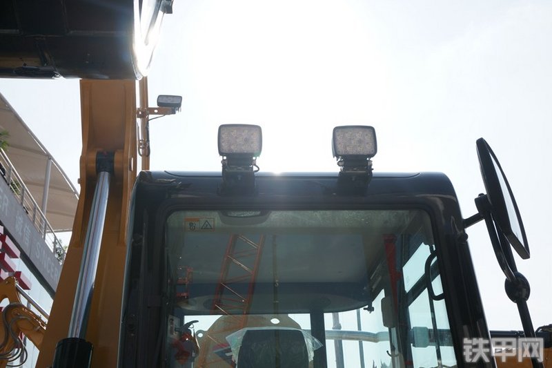 三一重工SY75C-10挖掘机局部