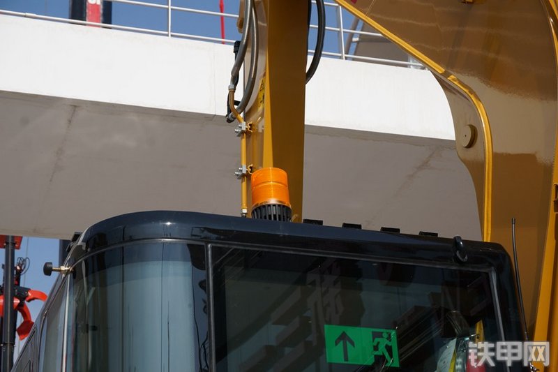 三一重工SY75C-10挖掘机局部