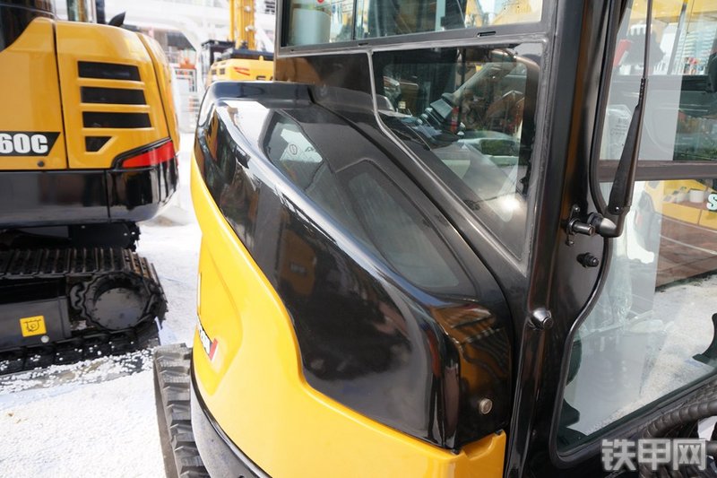 三一重工SY26U-10挖掘机整机外观