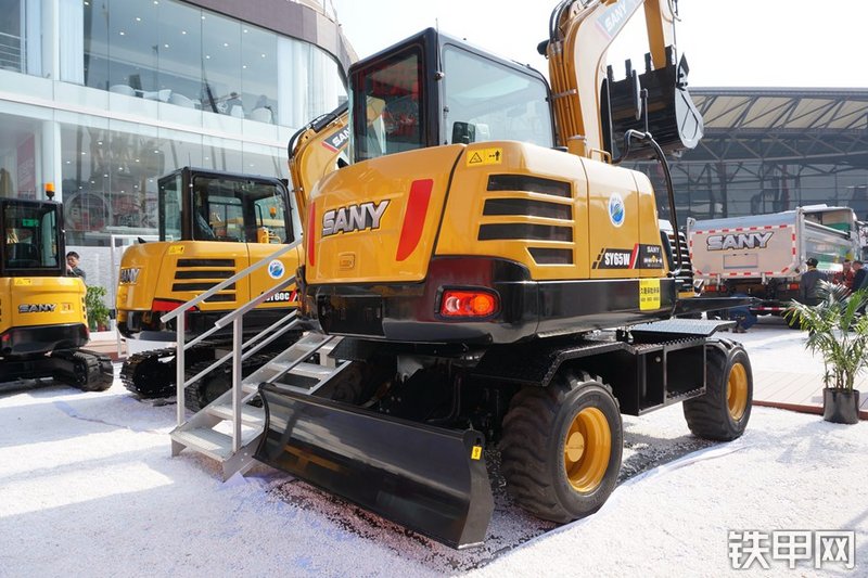 三一重工SY65W-10挖掘机整机外观