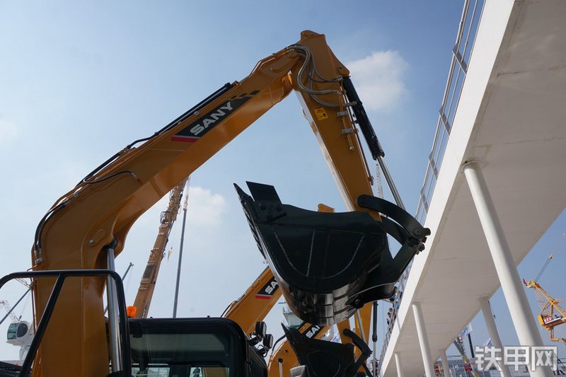 三一重工SY75C-10挖掘机局部