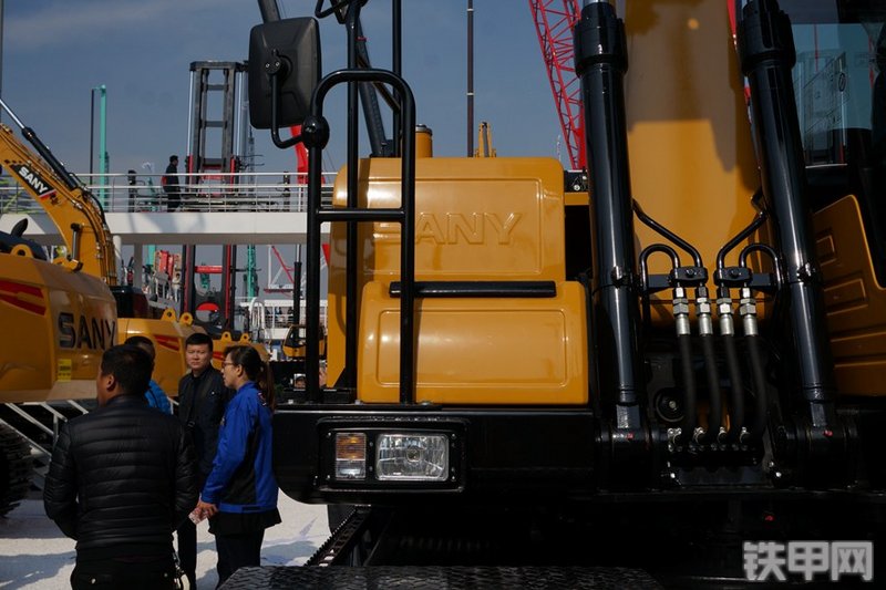 三一重工SY155W-10挖掘机局部