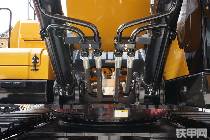 三一重工SY750H-松土器挖掘机局部