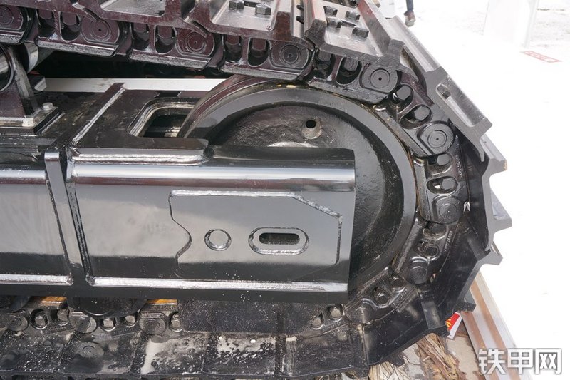 三一重工SY750H-松土器挖掘机局部