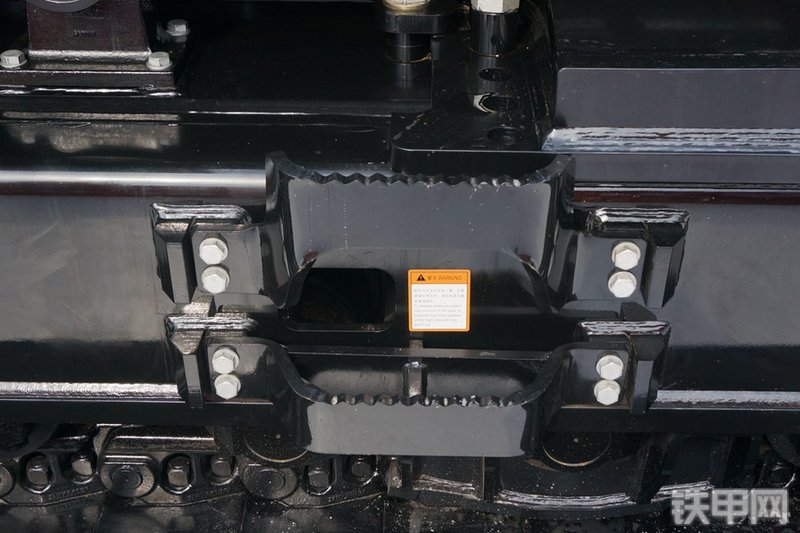 三一重工SY750H-松土器挖掘机局部