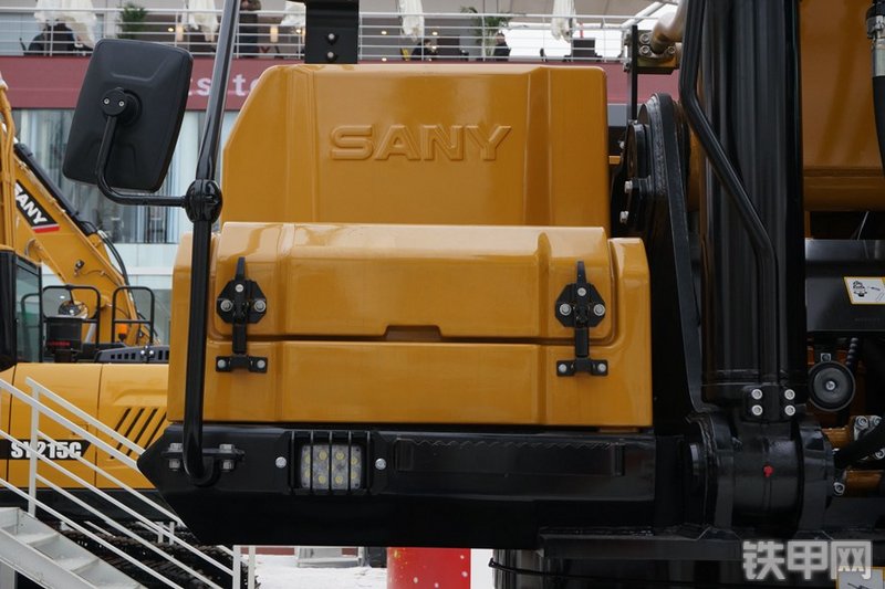 三一重工SY395H挖掘机局部